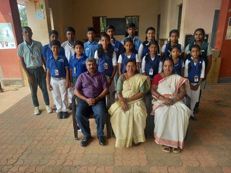 പ്രമാണം:42036 class leaders.jpeg