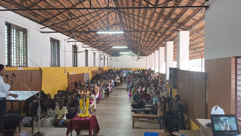 പ്രമാണം:42050 june2 1.jpg