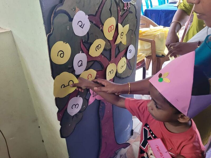 പ്രമാണം:42524 pravesanolsavam.jpg