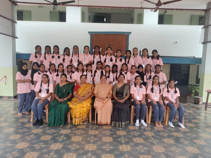 പ്രമാണം:43065 2025 28 batch.jpg