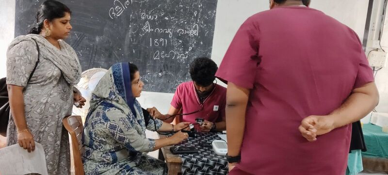 പ്രമാണം:47037- Blood donation .jpg