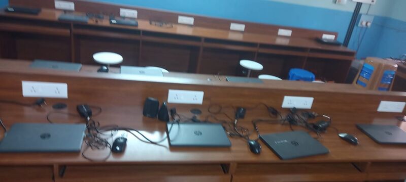 പ്രമാണം:11028 LAB.jpg