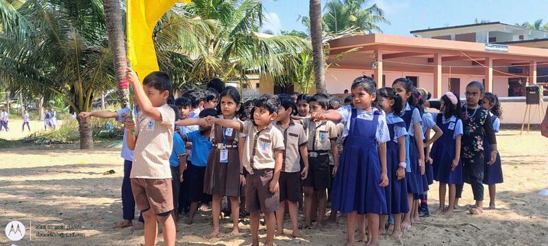 പ്രമാണം:12069 kids 2.jpeg