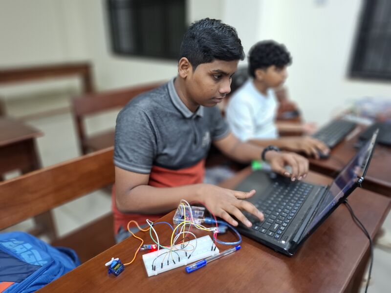 പ്രമാണം:13000 19.r.jpg