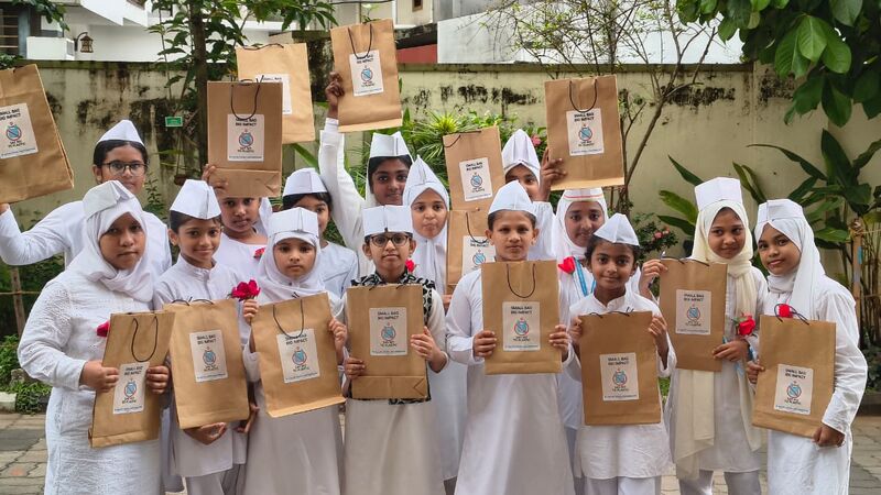 പ്രമാണം:17092-shishu dinam .jpeg