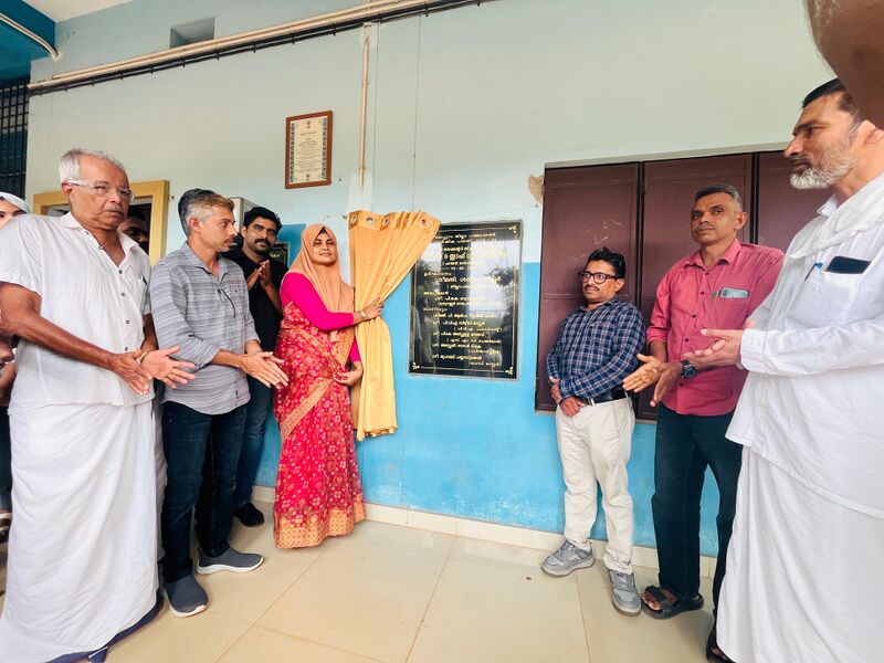 പ്രമാണം:18138.SCHOOL IT LAB INAGURATION.jpeg