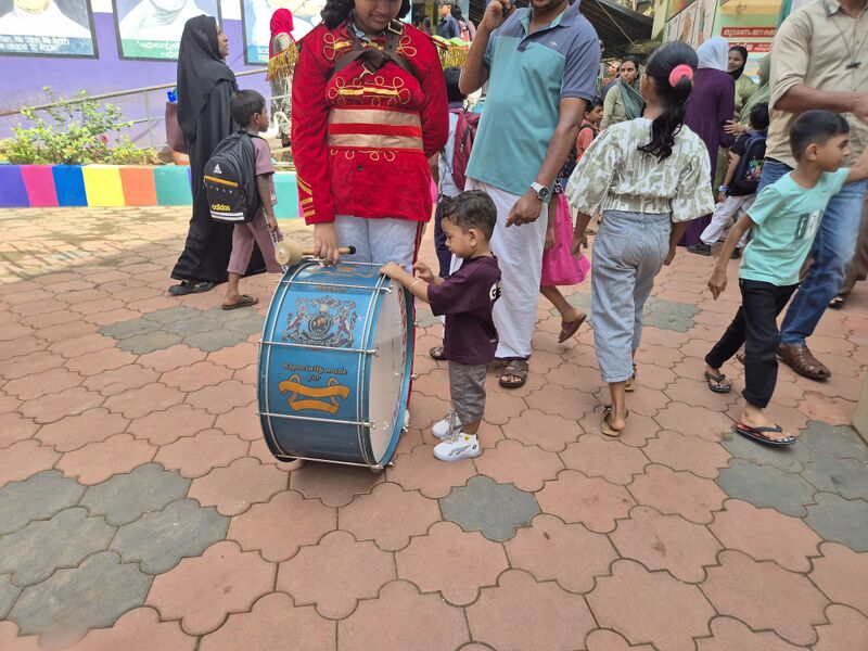 പ്രമാണം:19866 MLP PRAVESANOLSAVAM6.jpg