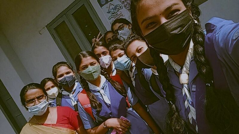 പ്രമാണം:38055 guides.jpeg