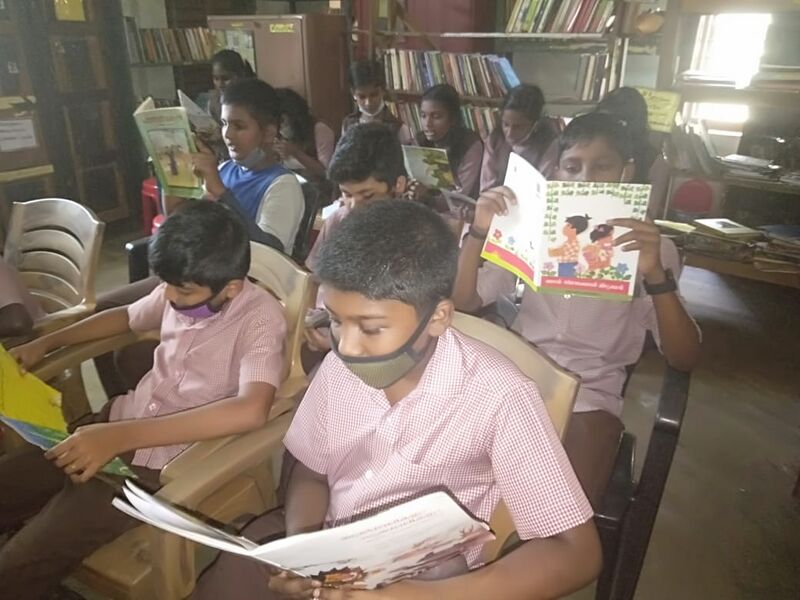 പ്രമാണം:44055 library reading144.jpeg