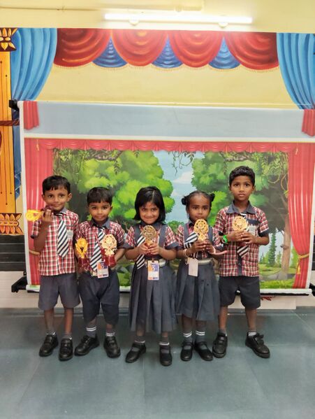 പ്രമാണം:44223 adarav lkg 2.jpg