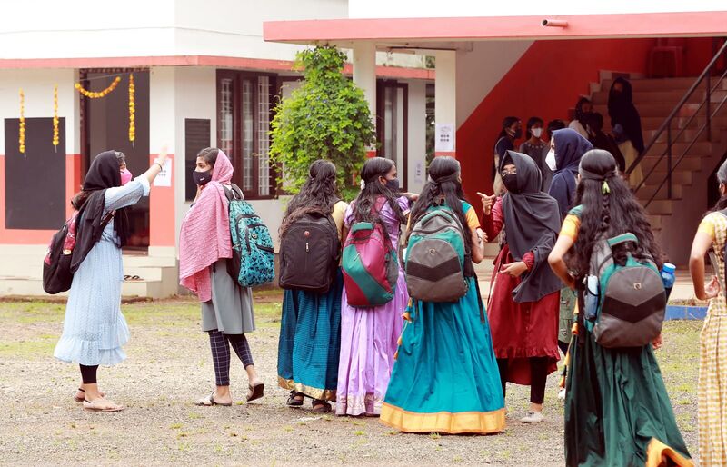 പ്രമാണം:BS21 EKM 25040 3.jpg