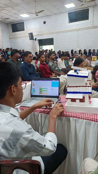 പ്രമാണം:Drcmlp-li-mikavu 2.jpg