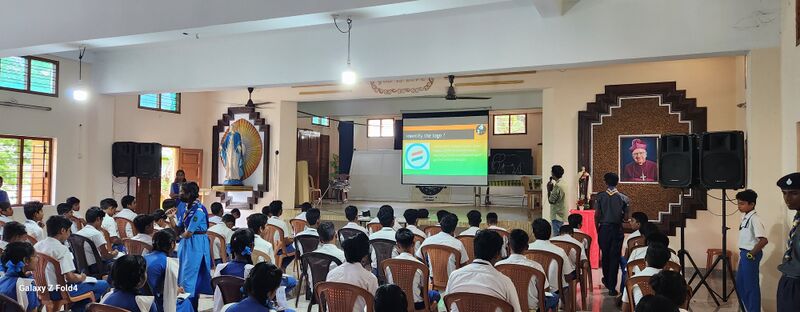 പ്രമാണം:Ssquiz 35052 23 2.jpg