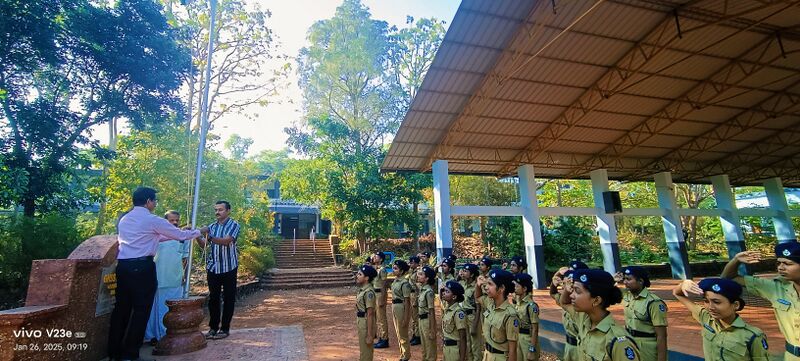 പ്രമാണം:12017 republic2.jpg
