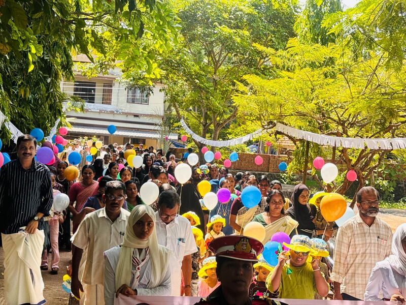 പ്രമാണം:12039 pravesanolsavam3.jpg
