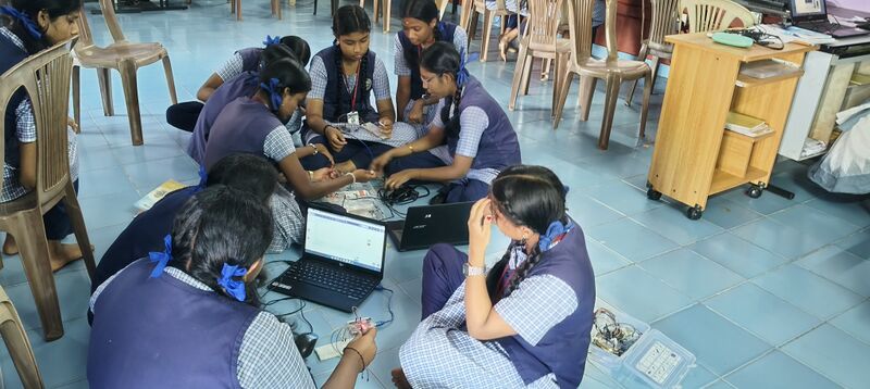 പ്രമാണം:22076 Robo training1.jpg