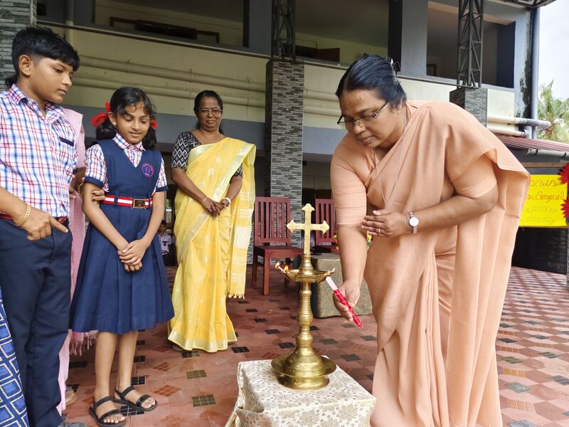 പ്രമാണം:26342 vidhya4.jpg