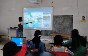 ഇന്റർനെറ്റ് സൗകര്യത്തോട‍ു ക‍ൂടിയ ഐ.സി.ടി. പഠന ലാബ്