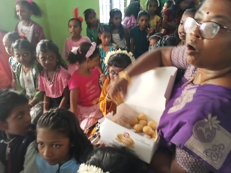 പ്രമാണം:44243 23pravesanothsavam3.jpg