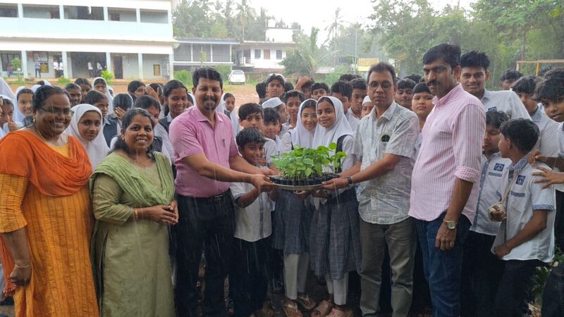 പ്രമാണം:47029 PARISTITHI DINAM.jpg