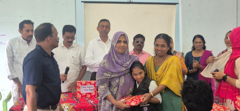 പ്രമാണം:47064 helen keller.jpg