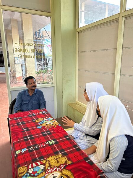 പ്രമാണം:47064 lk interview Devesan sir1.jpg