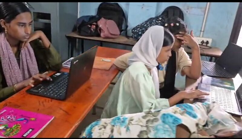 പ്രമാണം:KDENLIVE സജീവമായി.jpg