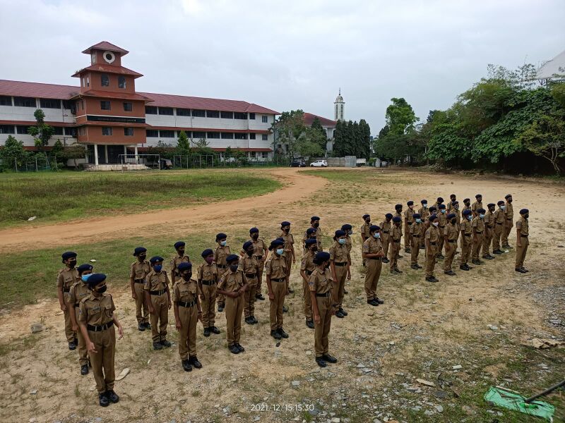 പ്രമാണം:Wovhss cadets in uniform.jpeg