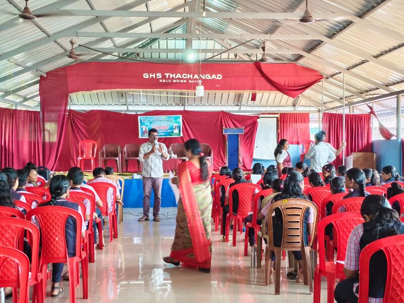 പ്രമാണം:12060 KSD mukulam3.jpg