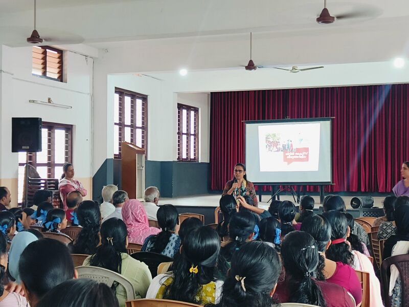 പ്രമാണം:16002 ammaariyan6 25.jpg