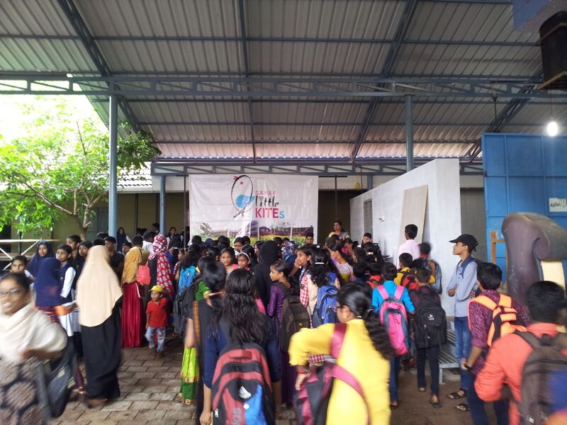 പ്രമാണം:19068 opening day help2.jpg