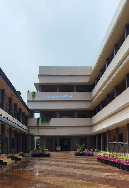 പ്രമാണം:19359 main building-gmhs karippol.jpg