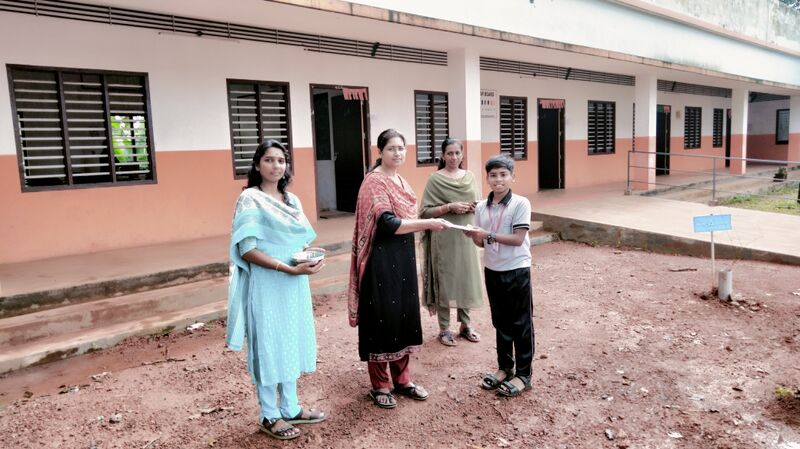 പ്രമാണം:25040 Basheerdinaquiz2.jpg