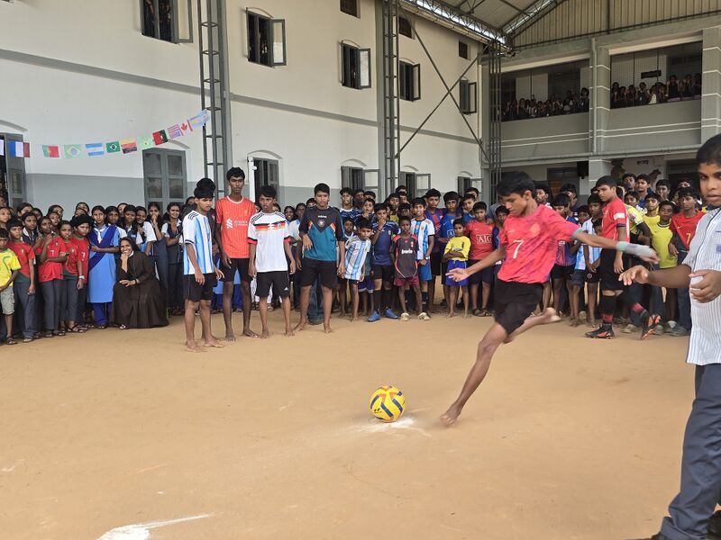 പ്രമാണം:25078-EKM-GOAL2026-KICK3.jpg