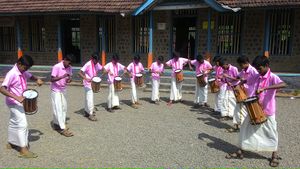 31074 Chendamelam1.jpg