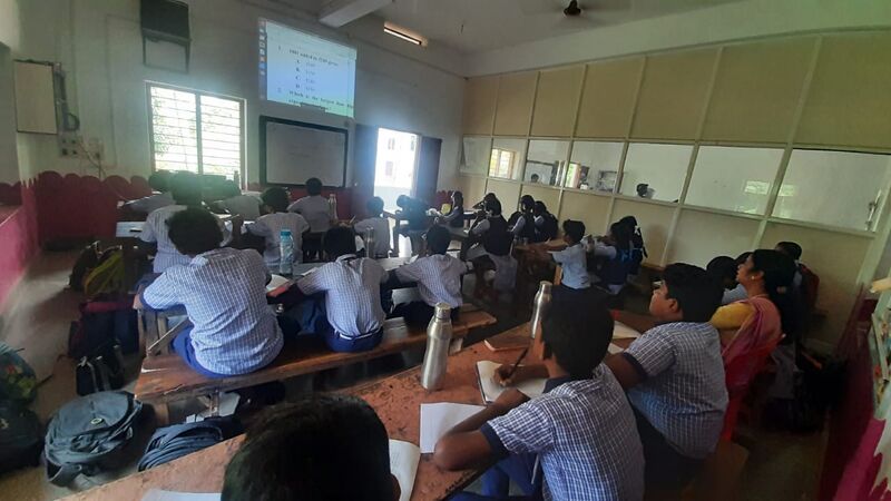 പ്രമാണം:44558 - Hitech smart classroom.jpg
