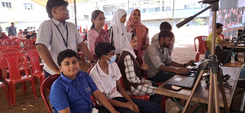 പ്രമാണം:47064 live lk2.jpg