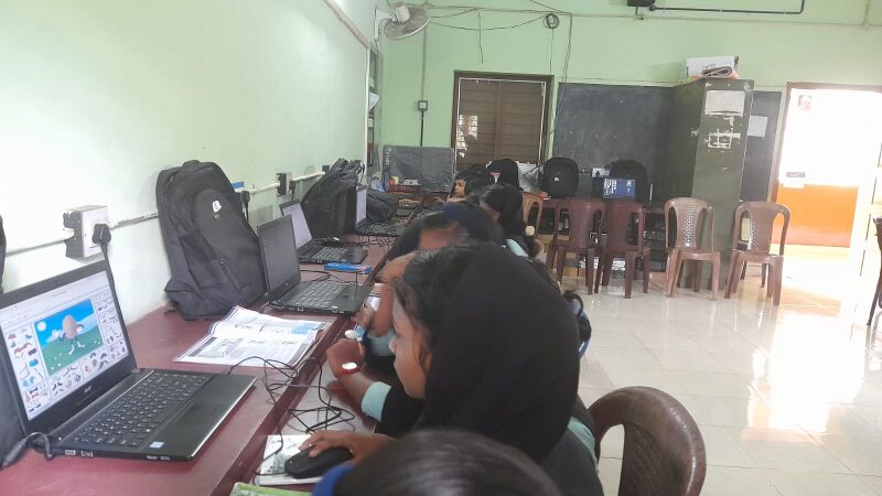 പ്രമാണം:48253 computer lab 1.jpeg