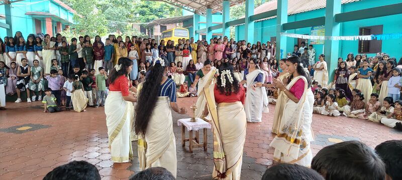 പ്രമാണം:12027 onam 299.jpg