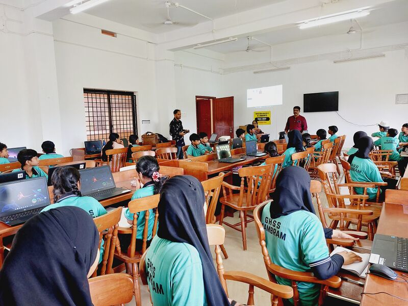 പ്രമാണം:14020-knr-priliminary camp.jpg