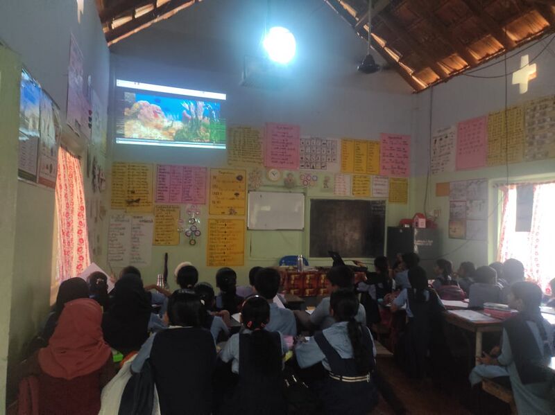 പ്രമാണം:14767 hightech hall presentation3.jpg