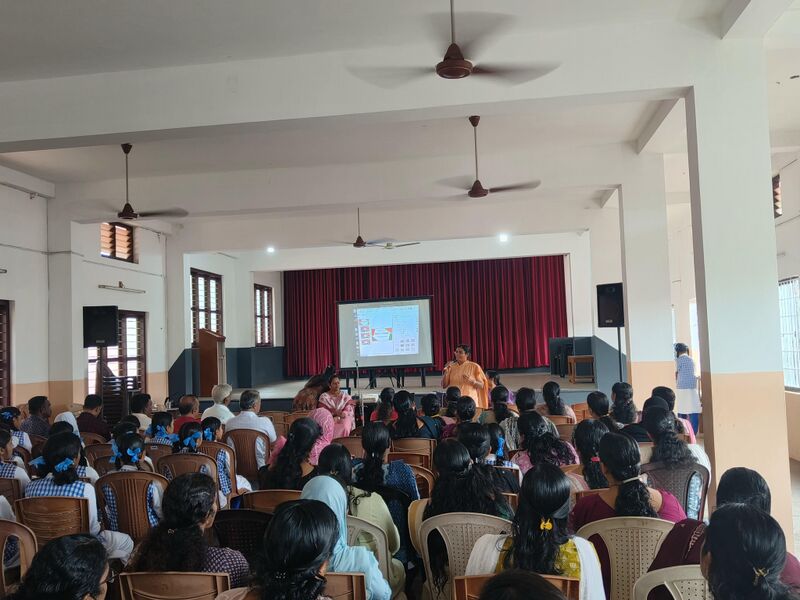 പ്രമാണം:16002 ammaariyan25 25.jpg