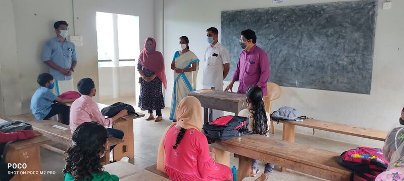 പ്രമാണം:18402 praveshanolsavam 2021-22 37.jpg