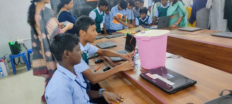 പ്രമാണം:21060-lk bin.jpg