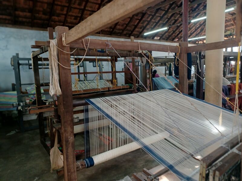 പ്രമാണം:24009 khadi weaving unit.jpg