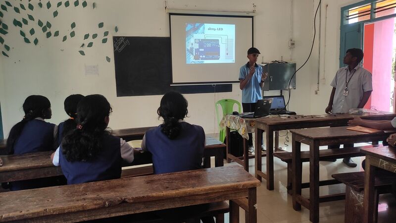 പ്രമാണം:28041 robotics shilpashala jan8 5.jpg