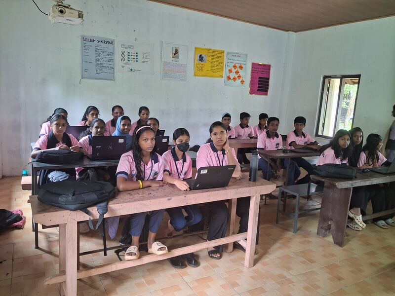 പ്രമാണം:41095-lk camp-25-2.jpg