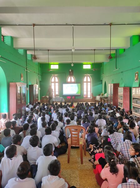 പ്രമാണം:42082 unarv.jpeg