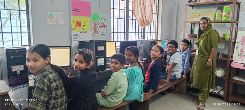 പ്രമാണം:43331 hightech 2.jpg