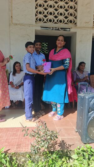 47037 Teachers Day.jpg